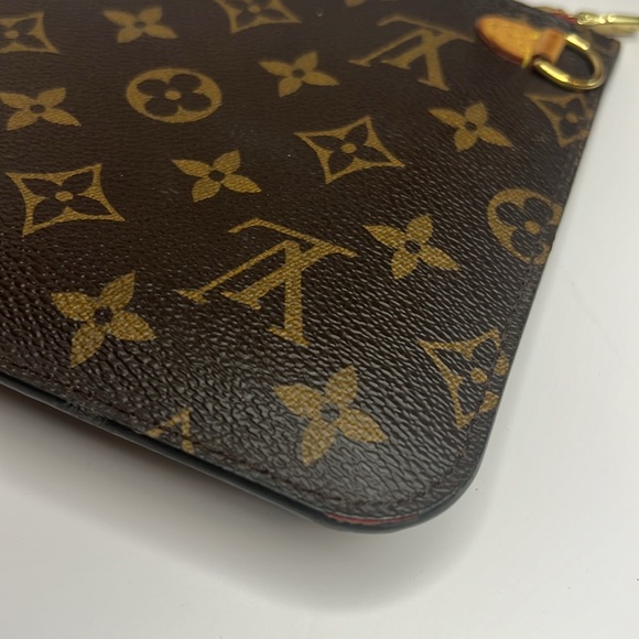Louis Vuitton Neverfull Pochette Monogram Cherry - Picture 7 of 15